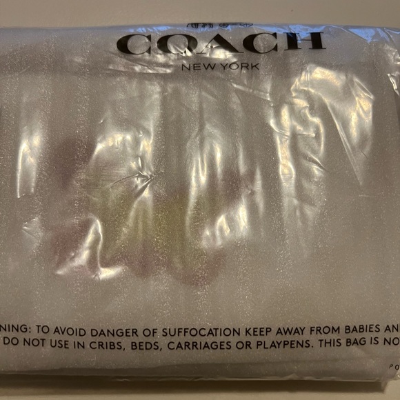 Coach Corner Zip Wristlet In Signature Canvas With Butterfly NWT - Picture 2 of 2